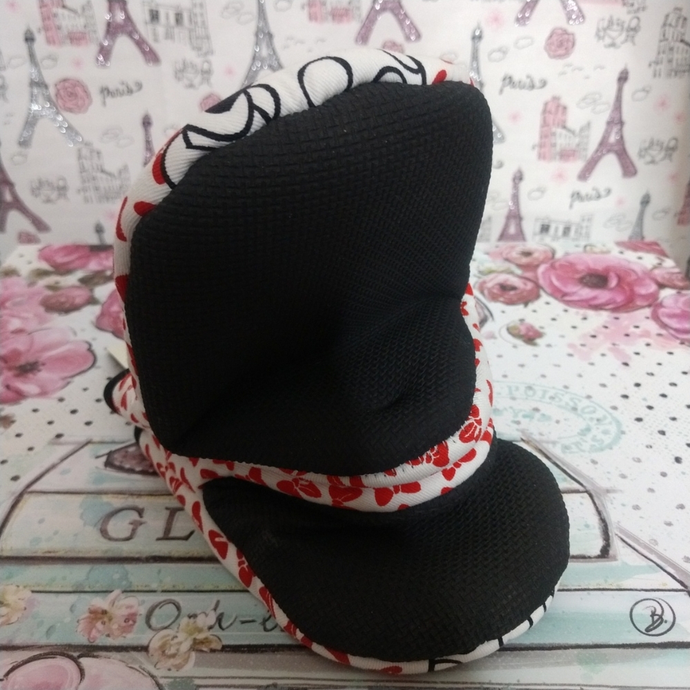 2 Pack Heat Resistant Minnie Mouse Mini Oven Mitts - Picture 2 of 6